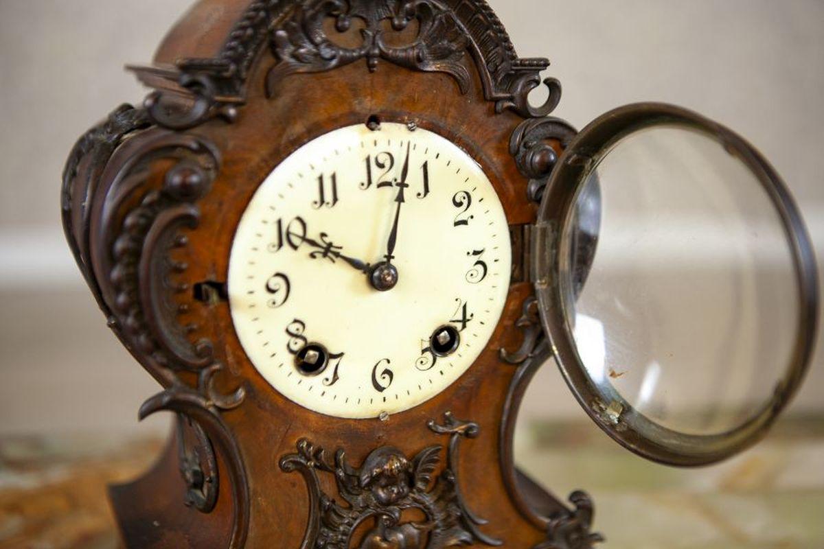 Lenzkirch Mantel Clock Circa 1895-1900 in Walnut Case For Sale 2