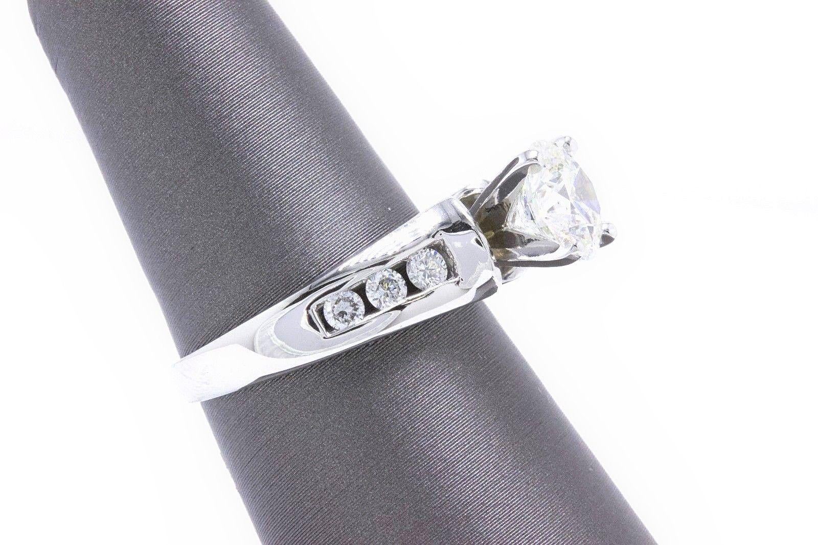 Leo Bague de fiançailles de mariage en or 14 carats avec diamants ronds brillants de 2,10 carats Pour femmes en vente