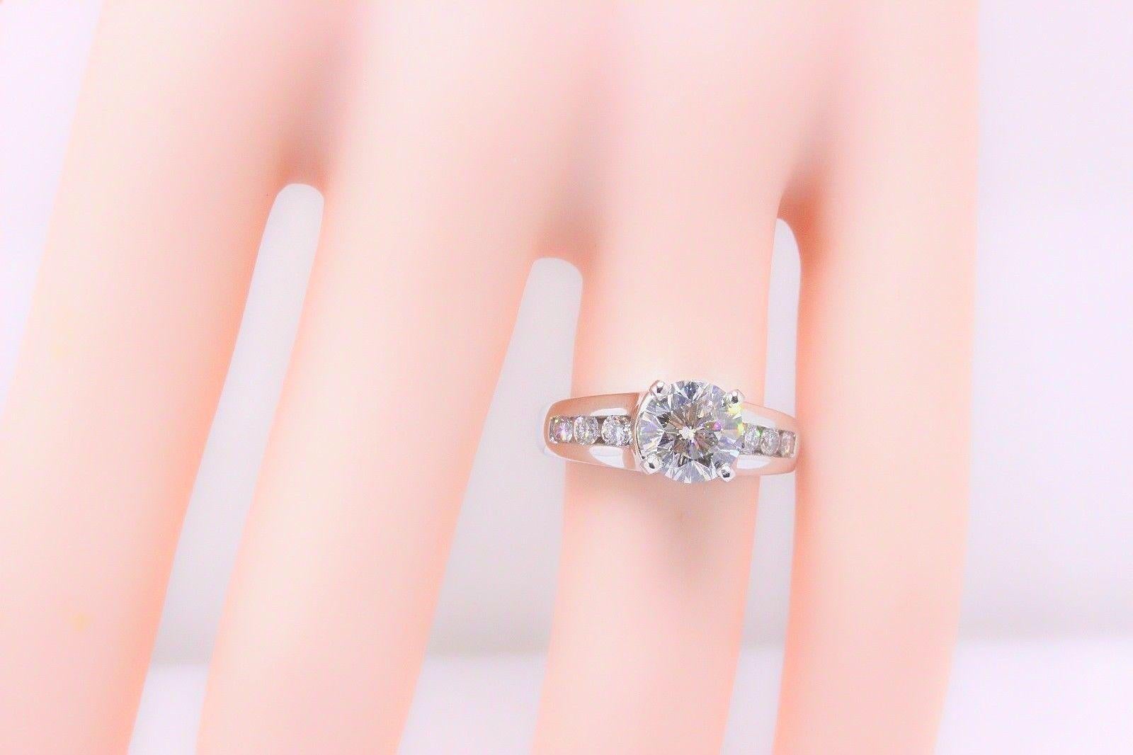 Leo Bague de fiançailles de mariage en or 14 carats avec diamants ronds brillants de 2,10 carats en vente 2