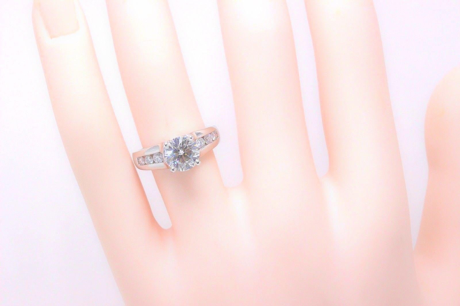 Women's Leo Bridal Diamond Round Brilliant Engagement Ring 2.10 Carat 14 Karat Gold For Sale