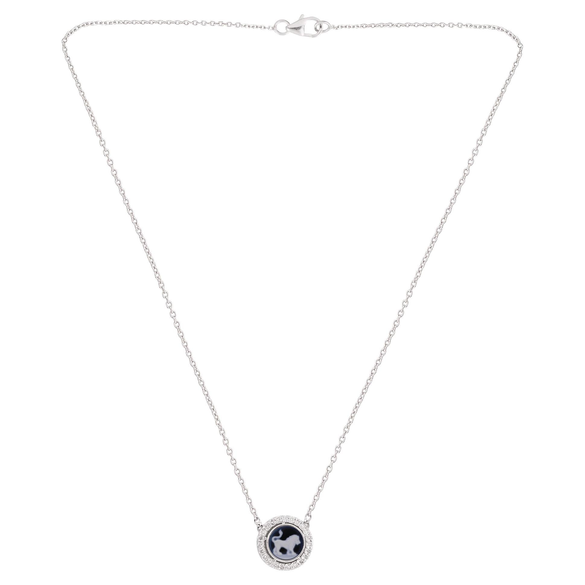 Diamant-Charm-Halskette aus 14 Karat Weißgold mit Sternzeichen-Schnitzereien