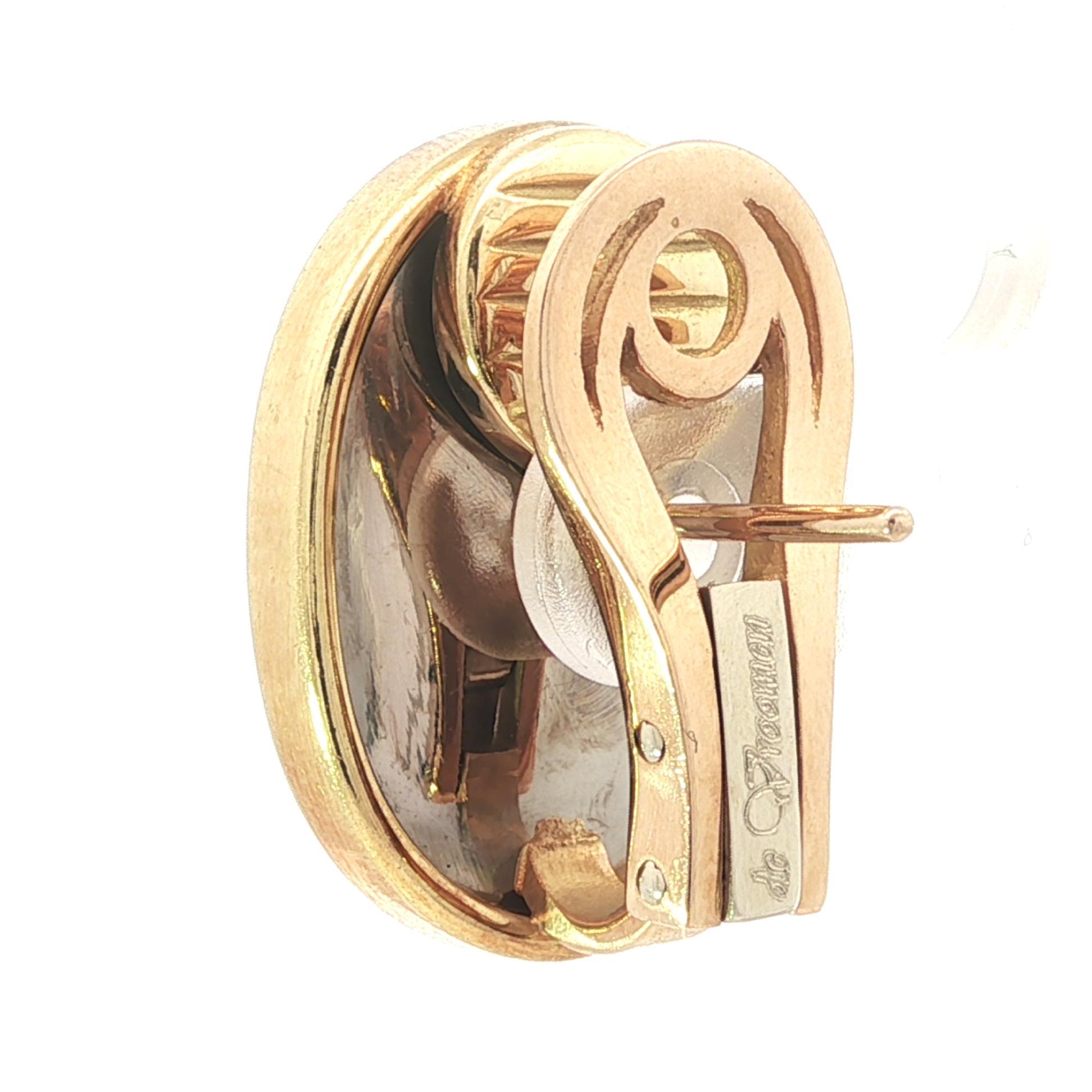 --Pietre: --
(2) Tormaline rubellite naturali autentiche - taglio cabochon ovale grande - castone - colore rosa - 20,5x15,5mm - 34ctw (circa)

Materiale: Oro giallo massiccio 18k
Peso: 26.5 grammi
Fondello: Perni con chiusura a Omega (è necessario