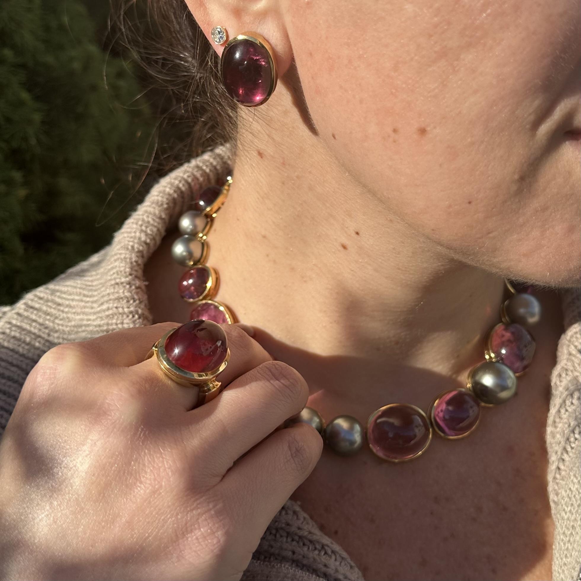 Orecchini Leo de Vroomen in oro 18k con castone di tormalina cabochon da 34 ct. in vendita 4