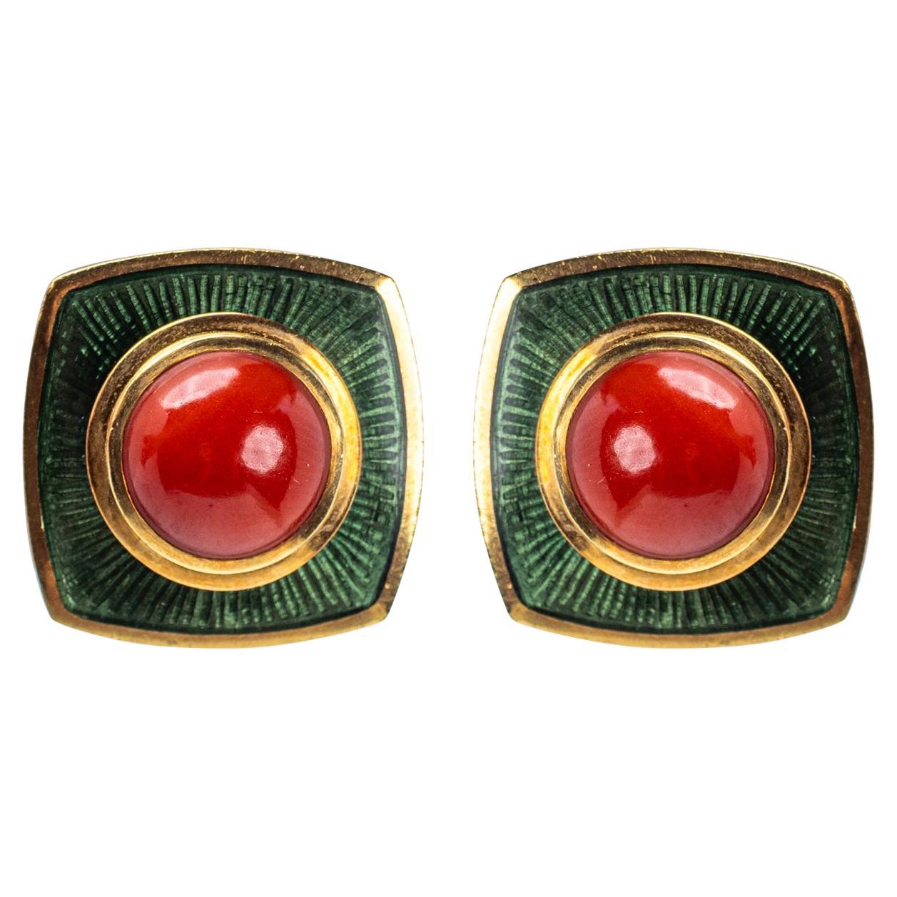 Leo de Vroomen, fermaglio per orecchie in oro giallo 18 carati, corallo e smalto verde in vendita