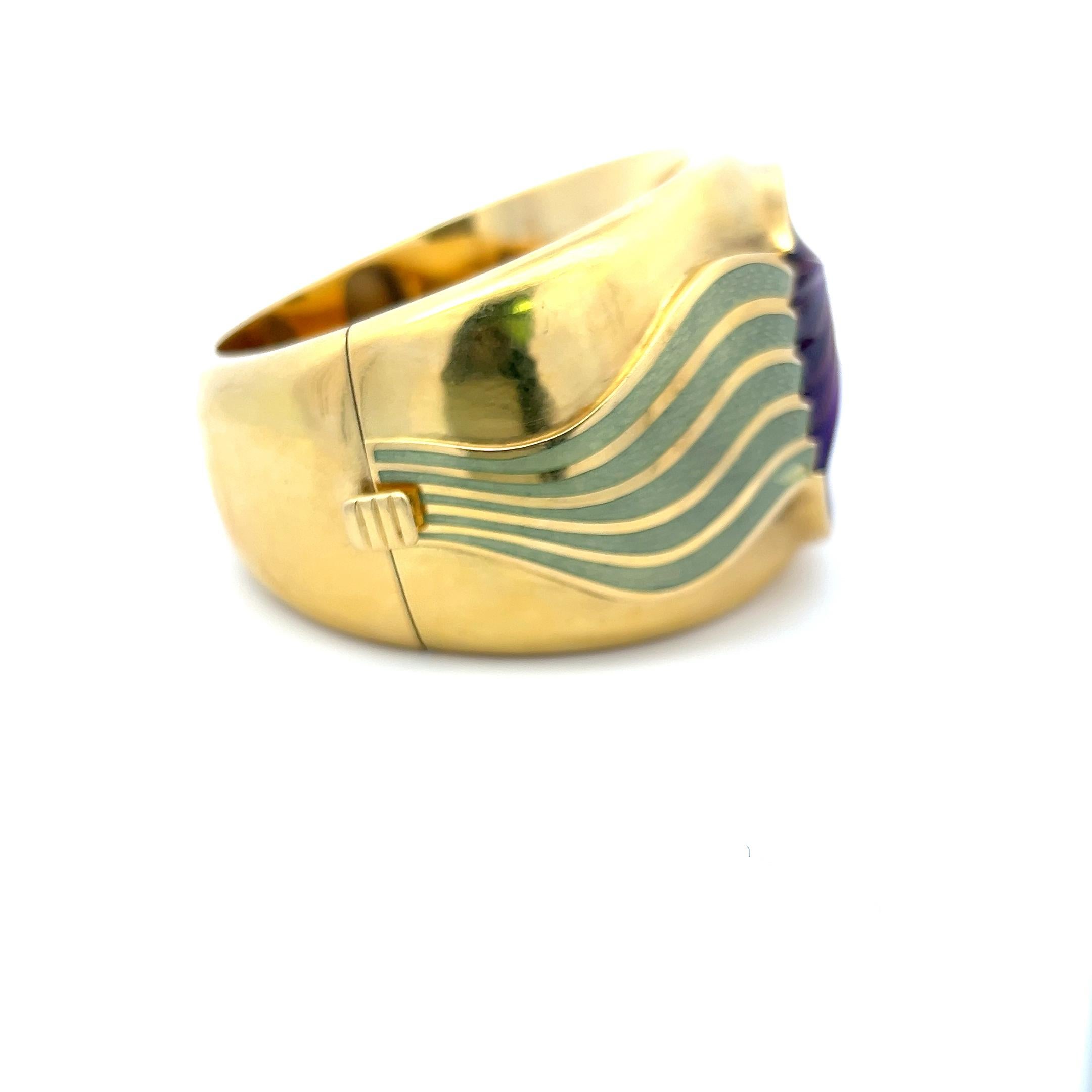Designer :
LEO DE VROOMEN
Titre :
Leo De Vroomen Bracelet en or jaune 18 carats avec améthystes de 1,00 carat
Le style :
Bracelet
Métal :
Or jaune 18 carats
Pierre précieuse 1 :
AMET 1 carats
Nombre de pierres :
1
Dimension :
7*1.74*0.40 IN
Poids