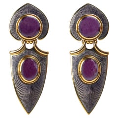 Leo de Vroomen, Pair of 18K Gold and STAR RUBY Ear Clips