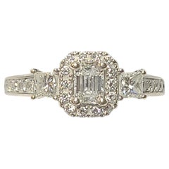 Anello di fidanzamento con diamante aureolato da 1 carato Leo Diamond in oro bianco 14k
