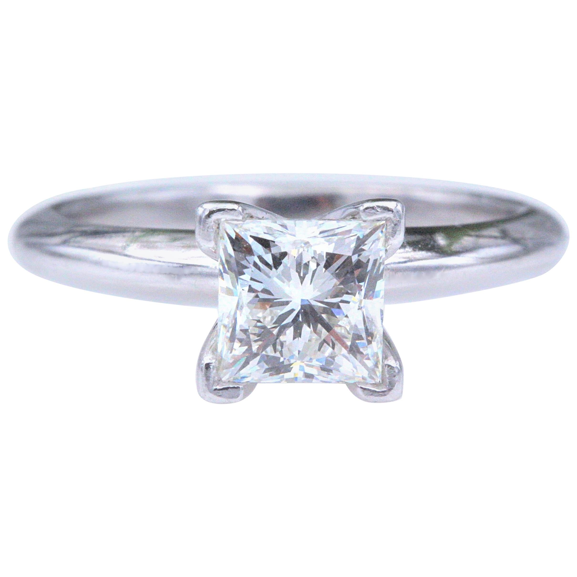 Leo Diamond Engagement Ring Princess 0.95 Carat I VS1 14 Karat Gold Certificates For Sale