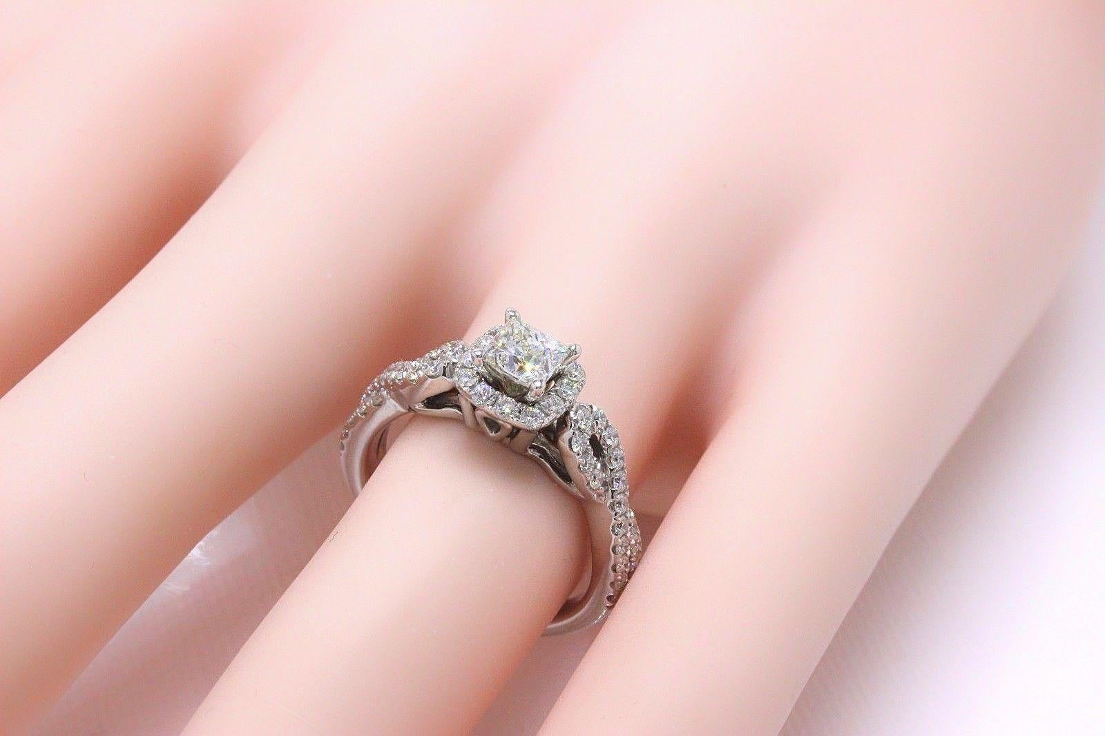 Leo Diamond Engagement Ring Princess 1.22 TCW Twist Diamond Band 14k White Gold For Sale 3
