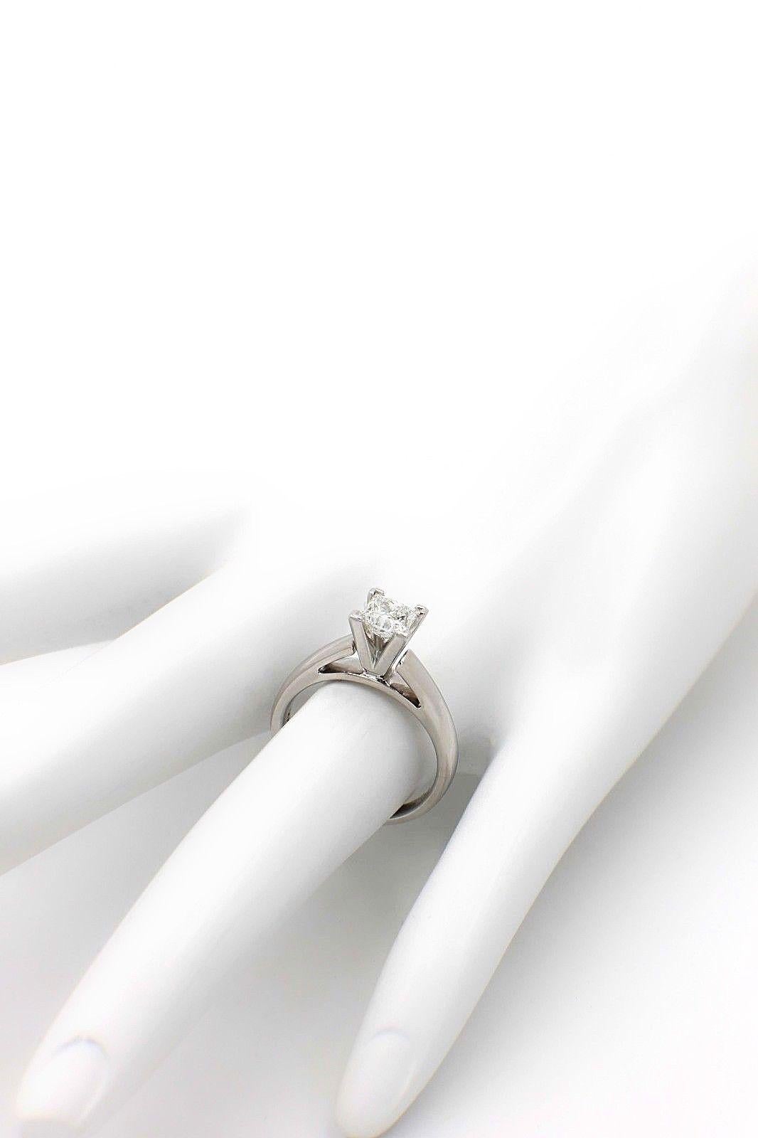 Women's Leo Diamond Engagement Ring Princess Cut 0.75 cts I SI1 14k White Gold