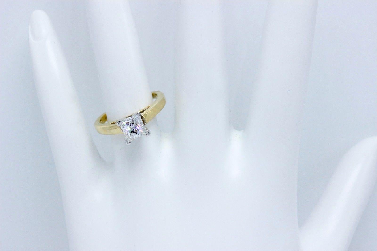 Leo Diamond Engagement Ring Princess Cut 0.97 Carat 14 Karat Yellow Gold For Sale 3