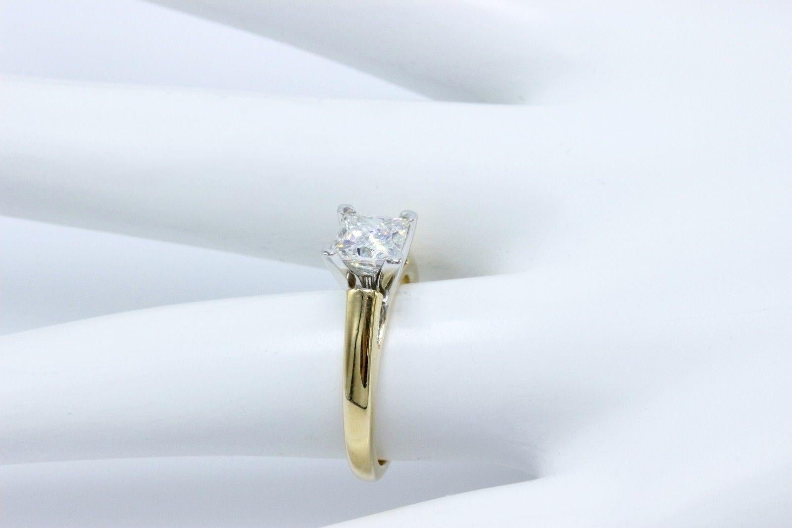 Leo Diamond Engagement Ring Princess Cut 0.97 Carat 14 Karat Yellow Gold For Sale 2
