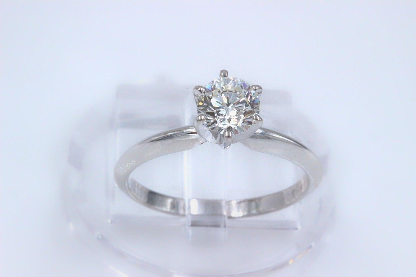 LEO Diamond Engagement Ring Round 0.69 Carat I VS2 14 Karat White Gold For Sale 3