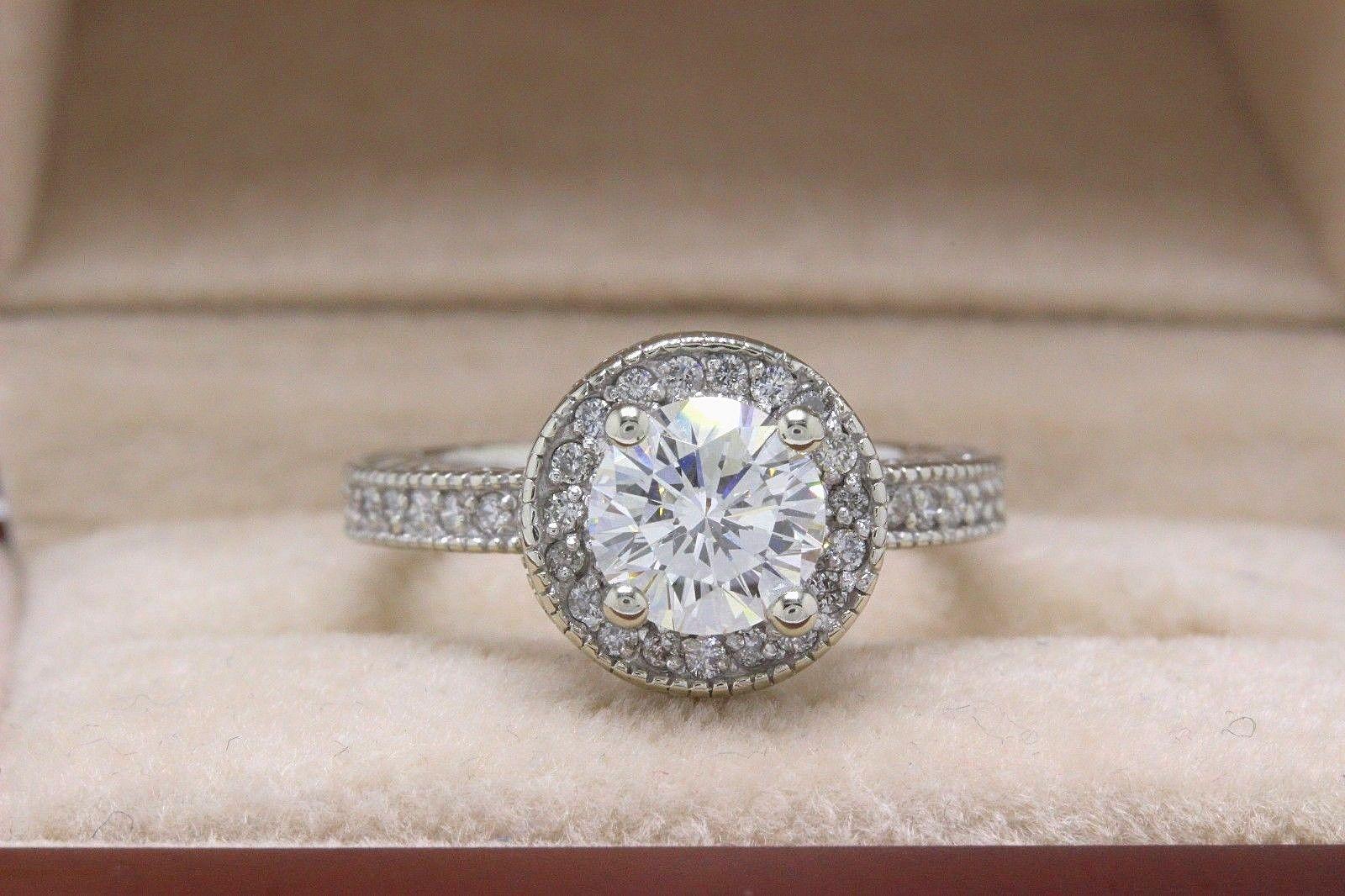 Verlobungsring mit Diamanten im Rundschliff 1,62 TCW 14K Weißgold Halo-Fassung im Angebot 6