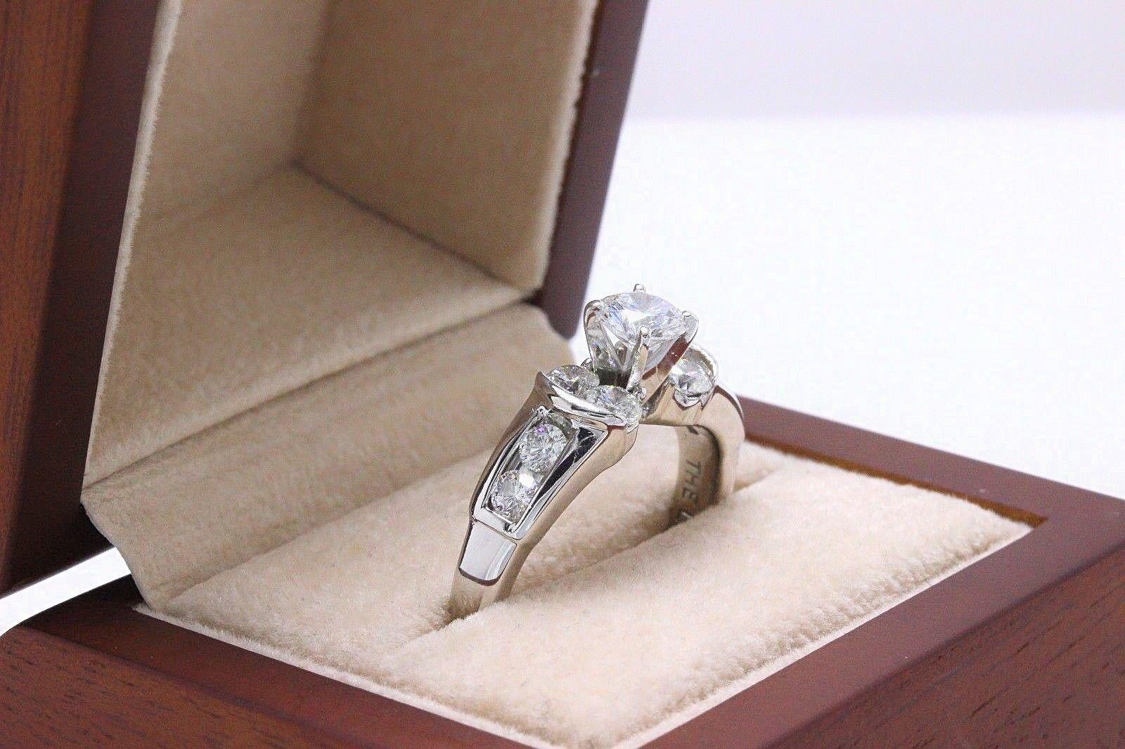 Leo Diamond Engagement Ring Rounds 1.77 Carat, 14 Karat White Gold For Sale 4