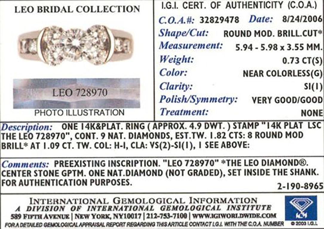 Taille ronde Leo Bague de fiançailles en or blanc 14 carats et diamants ronds de 1,77 carat en vente