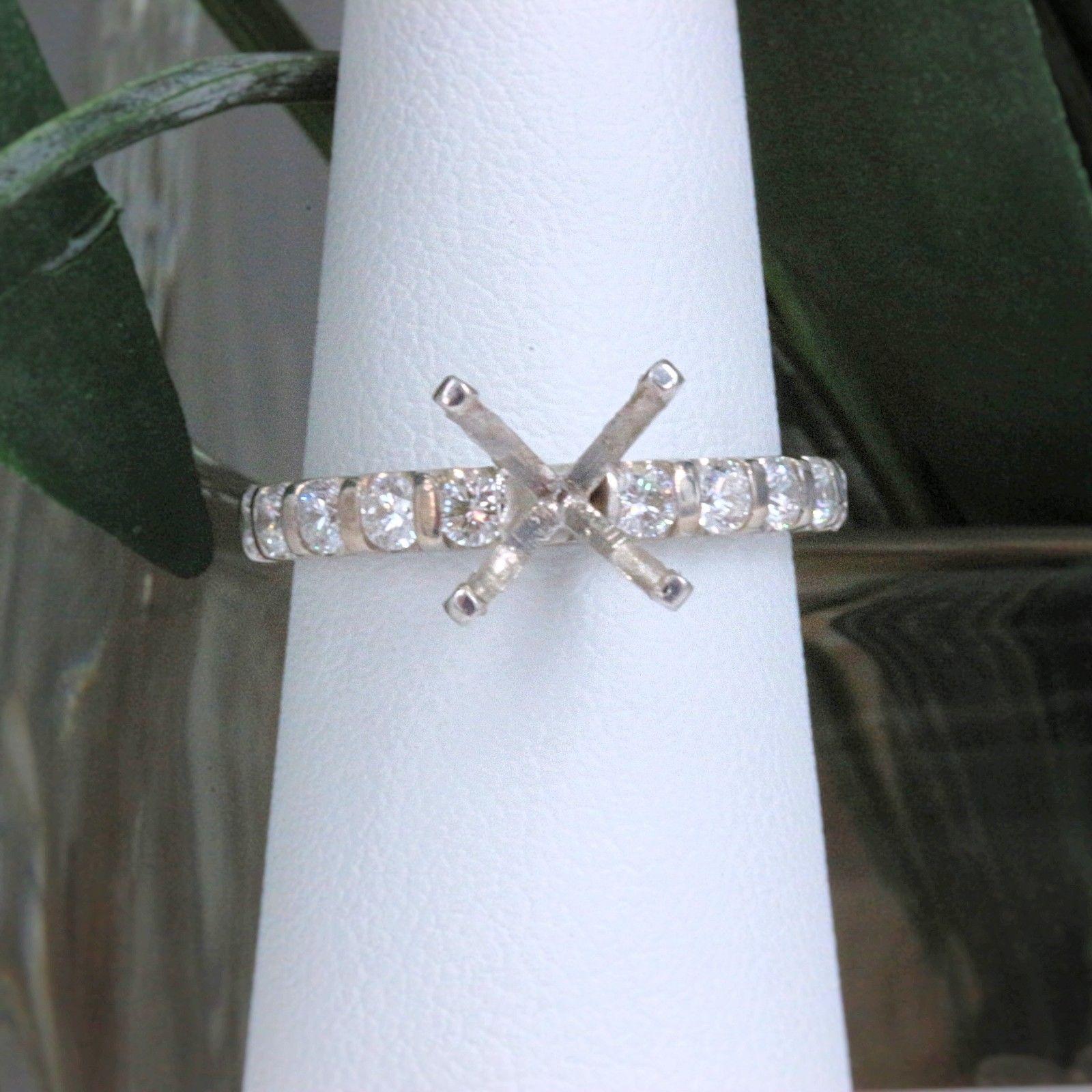 LEO Diamond Engagement Ring Solitaire Diamond Band 14 Karat Gold Semi-Mount In Excellent Condition In San Diego, CA