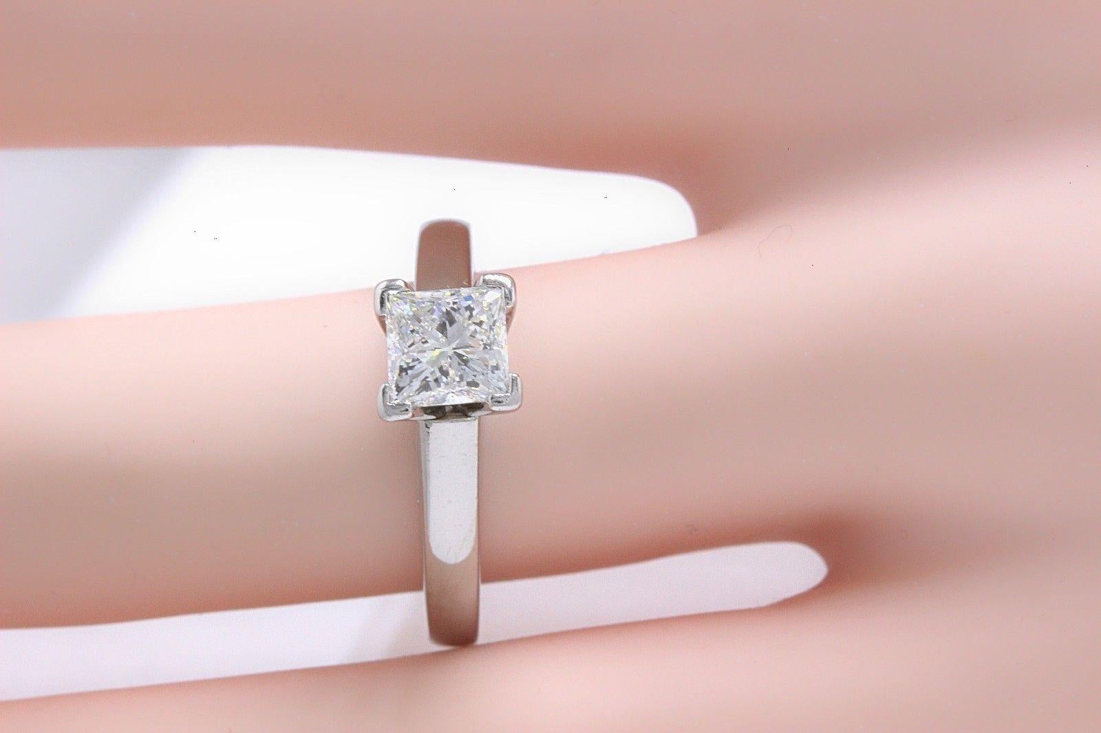 Leo Diamond Princess Cut 0.95 Carat H SI1 Solitaire Ring 14 Karat White Gold For Sale 3