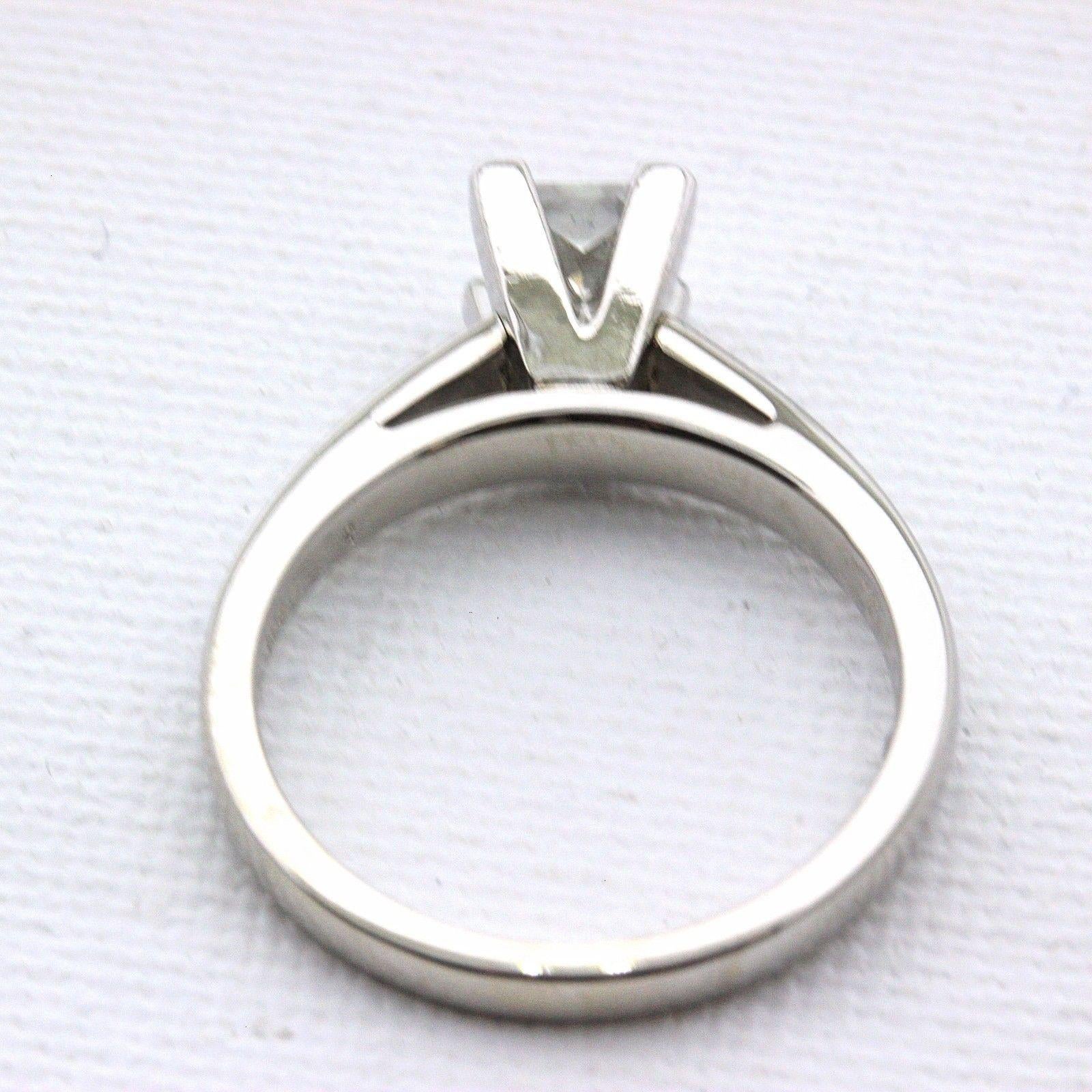 The Diamond Princesse 0.95 Carat H SI1 Solitaire Ring 14 Karat White Gold en vente 2