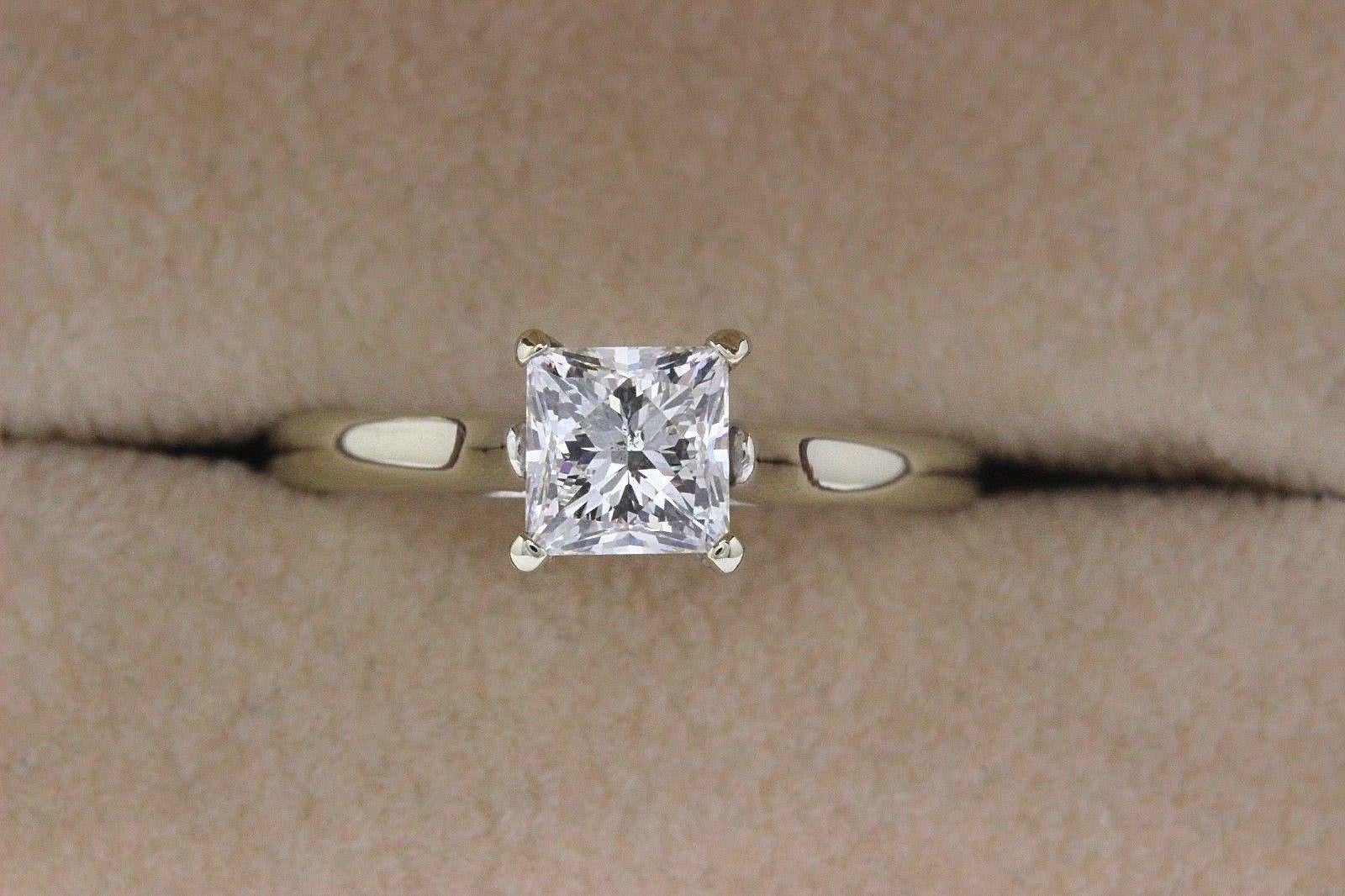 Leo Diamond Princess Cut Solitaire Ring 1.00 Carat G SI2 14 Karat White Gold For Sale 3