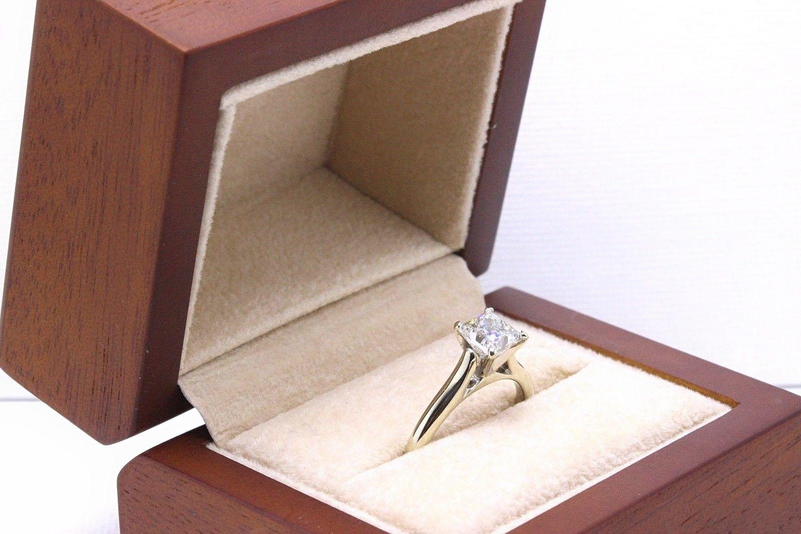 Leo Bague solitaire en or blanc 14 carats avec diamants taille princesse de 1,00 carat G SI2 en vente 7