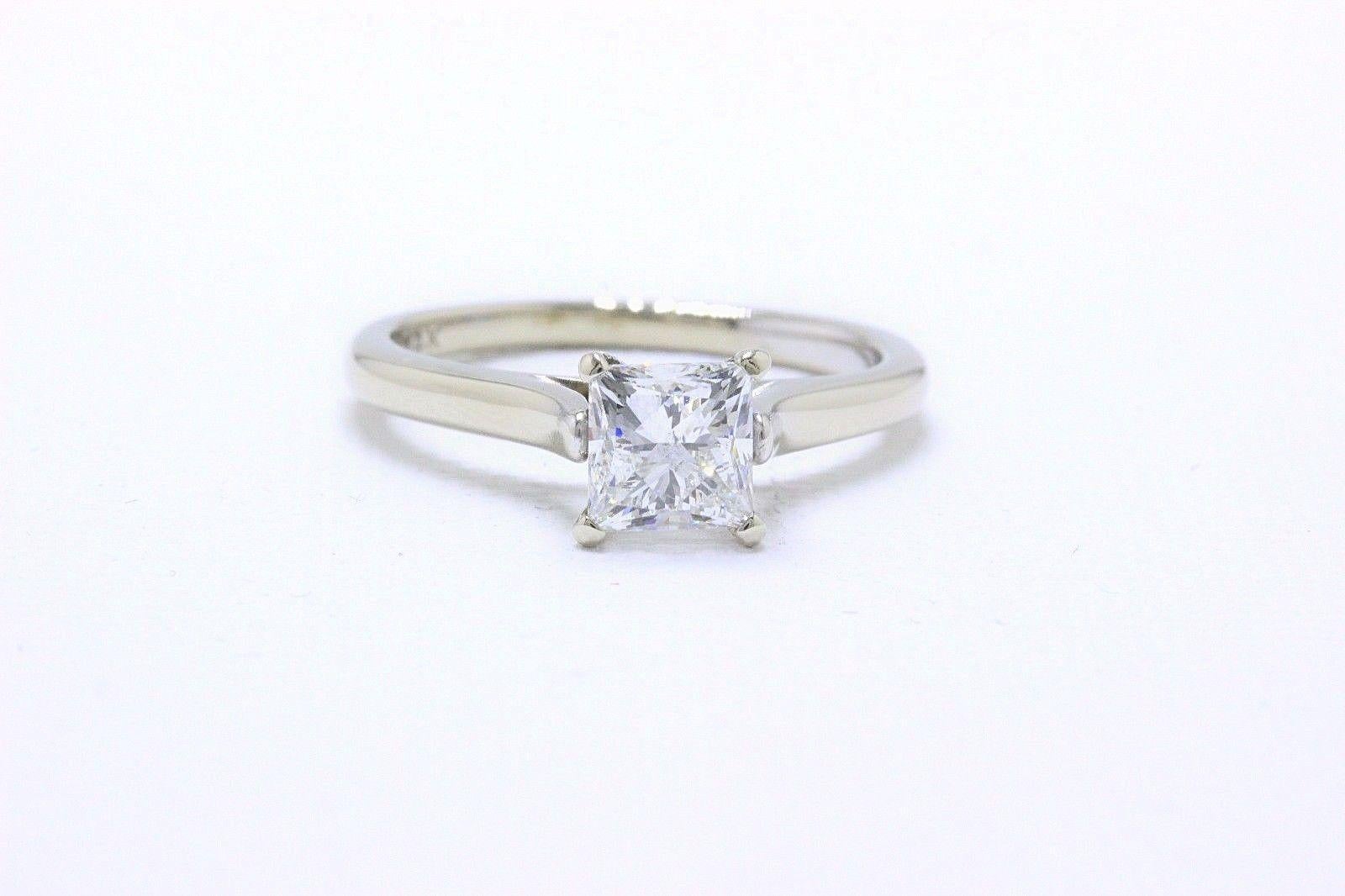 Leo Bague solitaire en or blanc 14 carats avec diamants taille princesse de 1,00 carat G SI2 Pour femmes en vente
