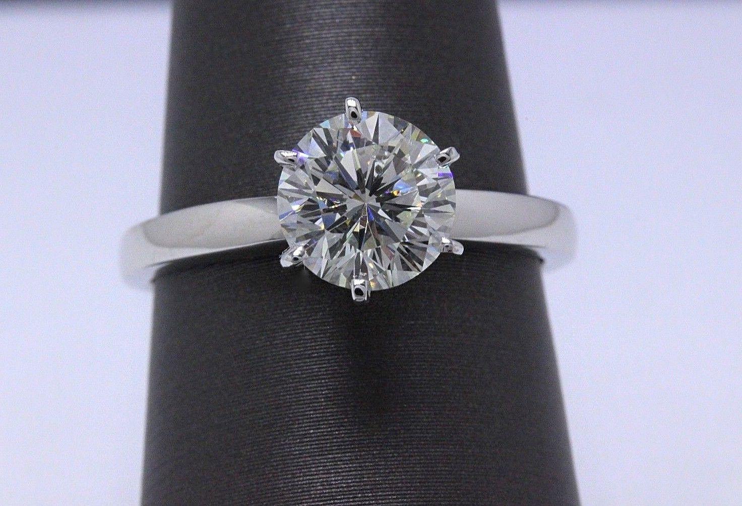 Leo Diamond Solitaire Engagement Ring Round Cut 1.64 CTS I SI1 14K White Gold For Sale 2