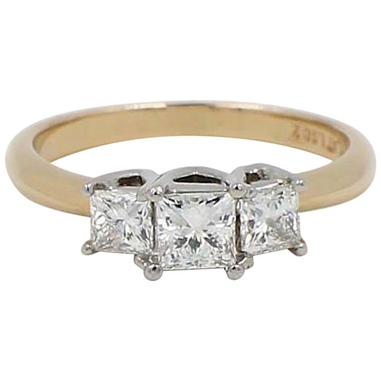 Diamantring mit drei Steinen im Prinzessinnenschliff 1,04 Karat G-H SI1-SI2 14 Karat Gold