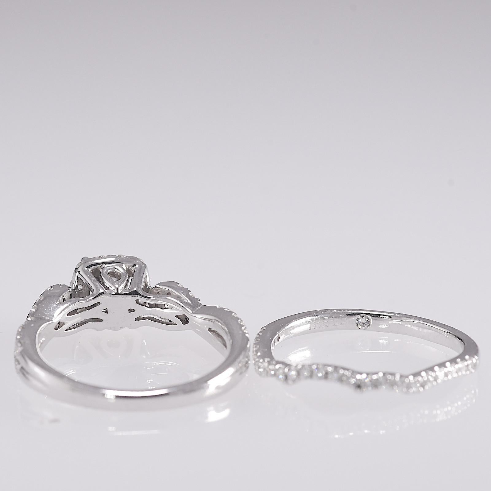 Leo Diamond Wedding Set 1.25 Carat 45 Carat Princess Cut Center 14 Karat Gold For Sale 1