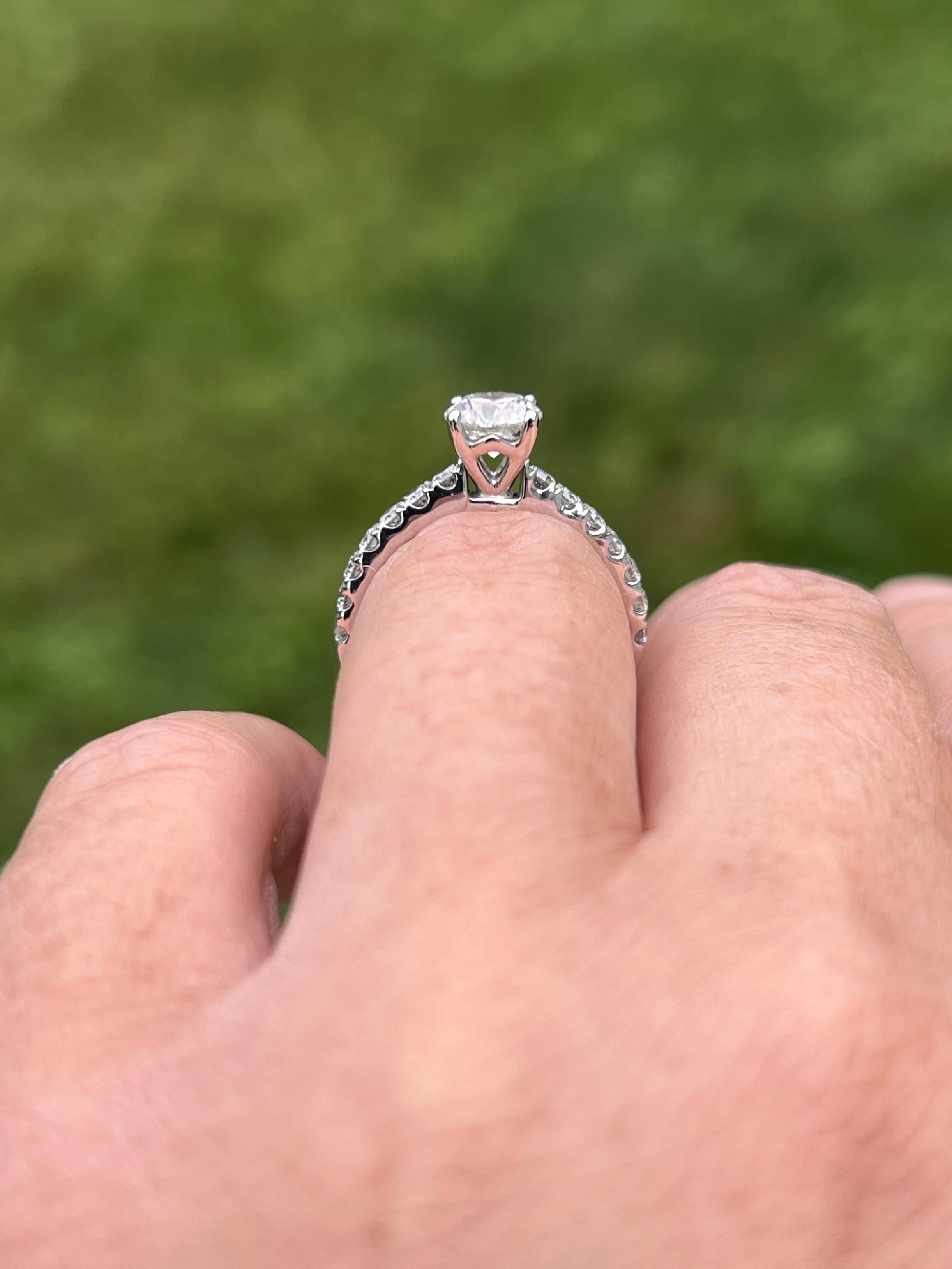 Leo GSI Certified 0.98 Carat Round Diamond 14k White Gold Engagement Ring in vendita 4