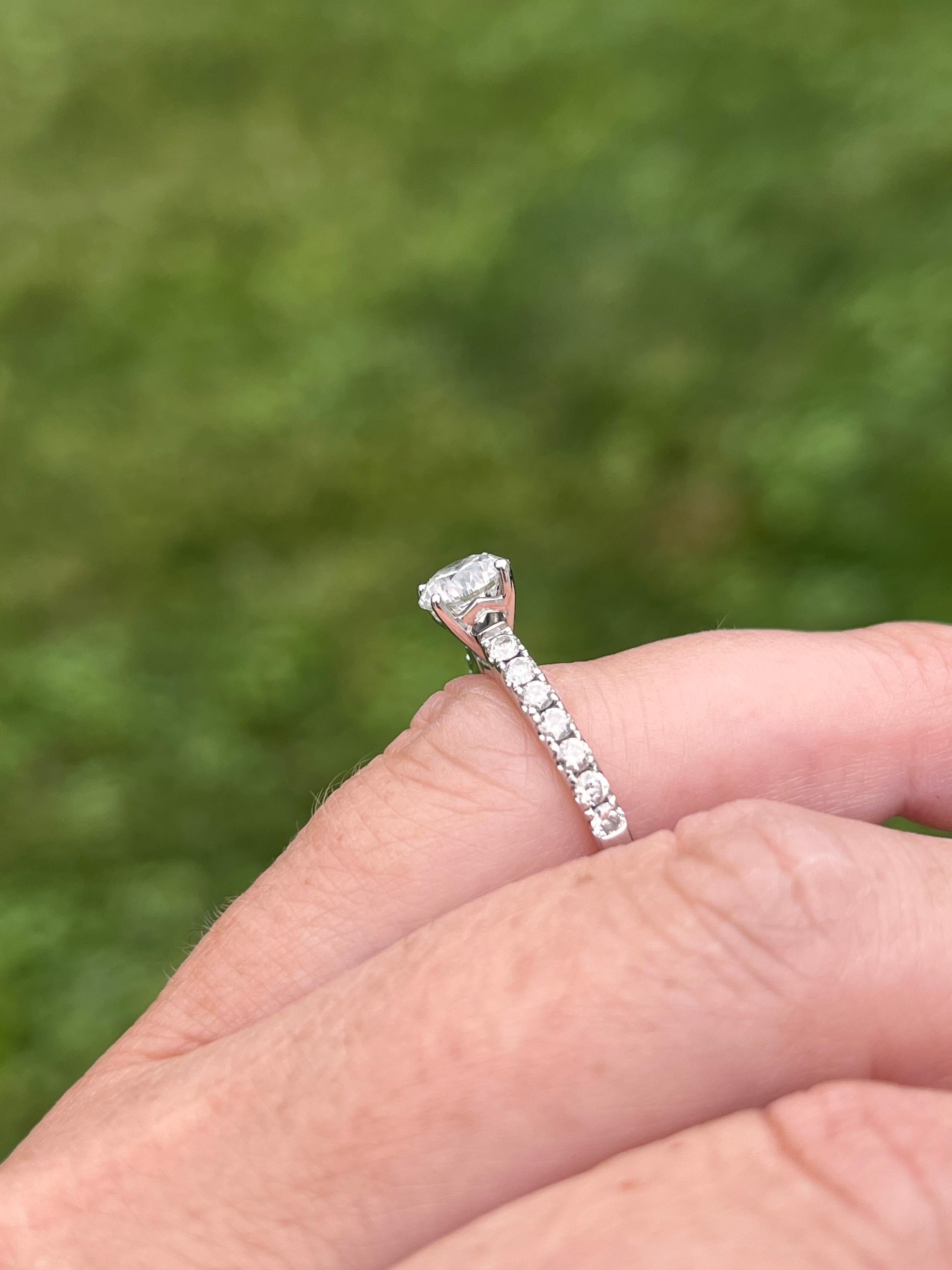 Leo GSI Certified 0.98 Carat Round Diamond 14k White Gold Engagement Ring in vendita 5