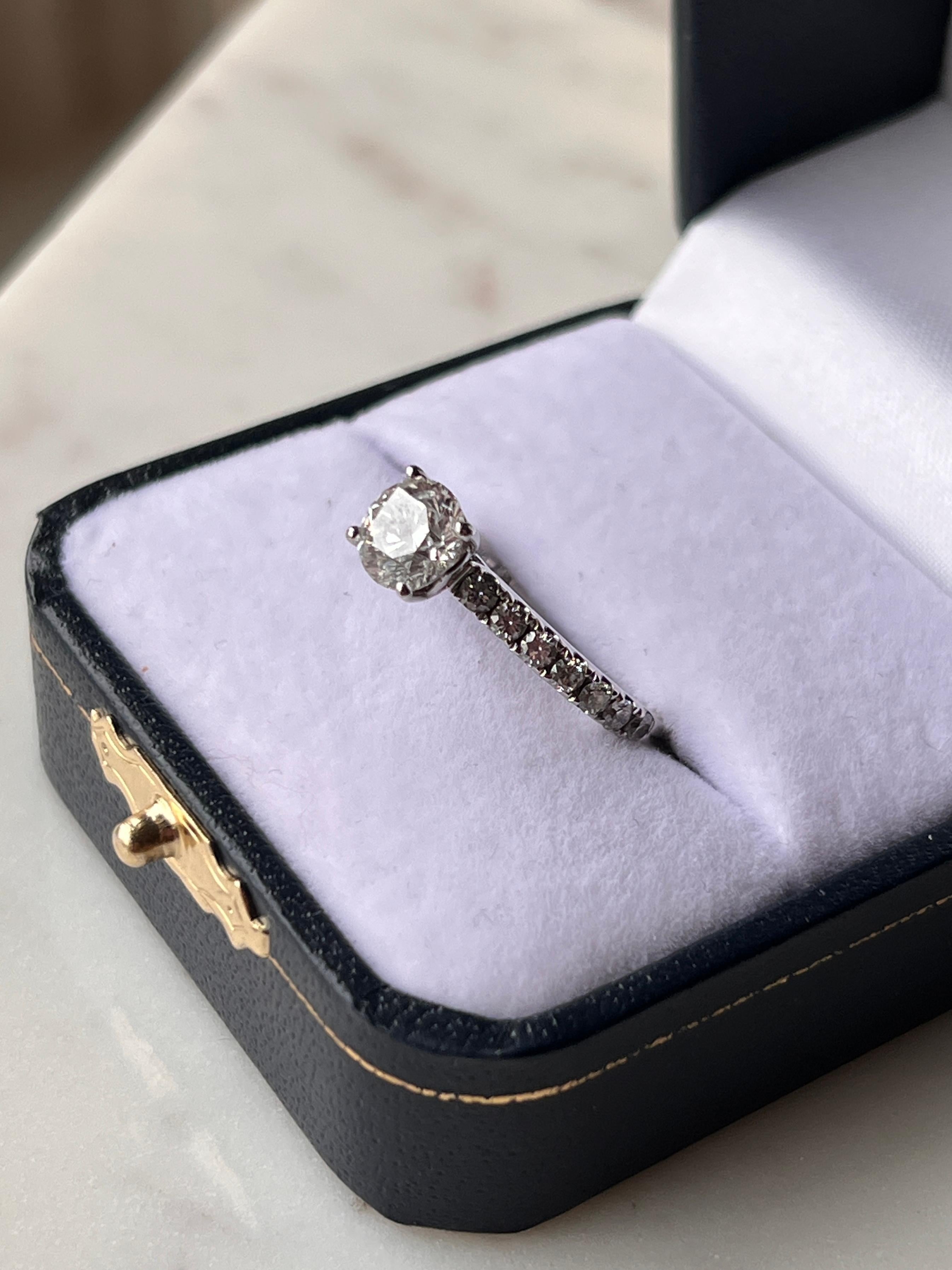 Contemporaneo Leo GSI Certified 0.98 Carat Round Diamond 14k White Gold Engagement Ring in vendita