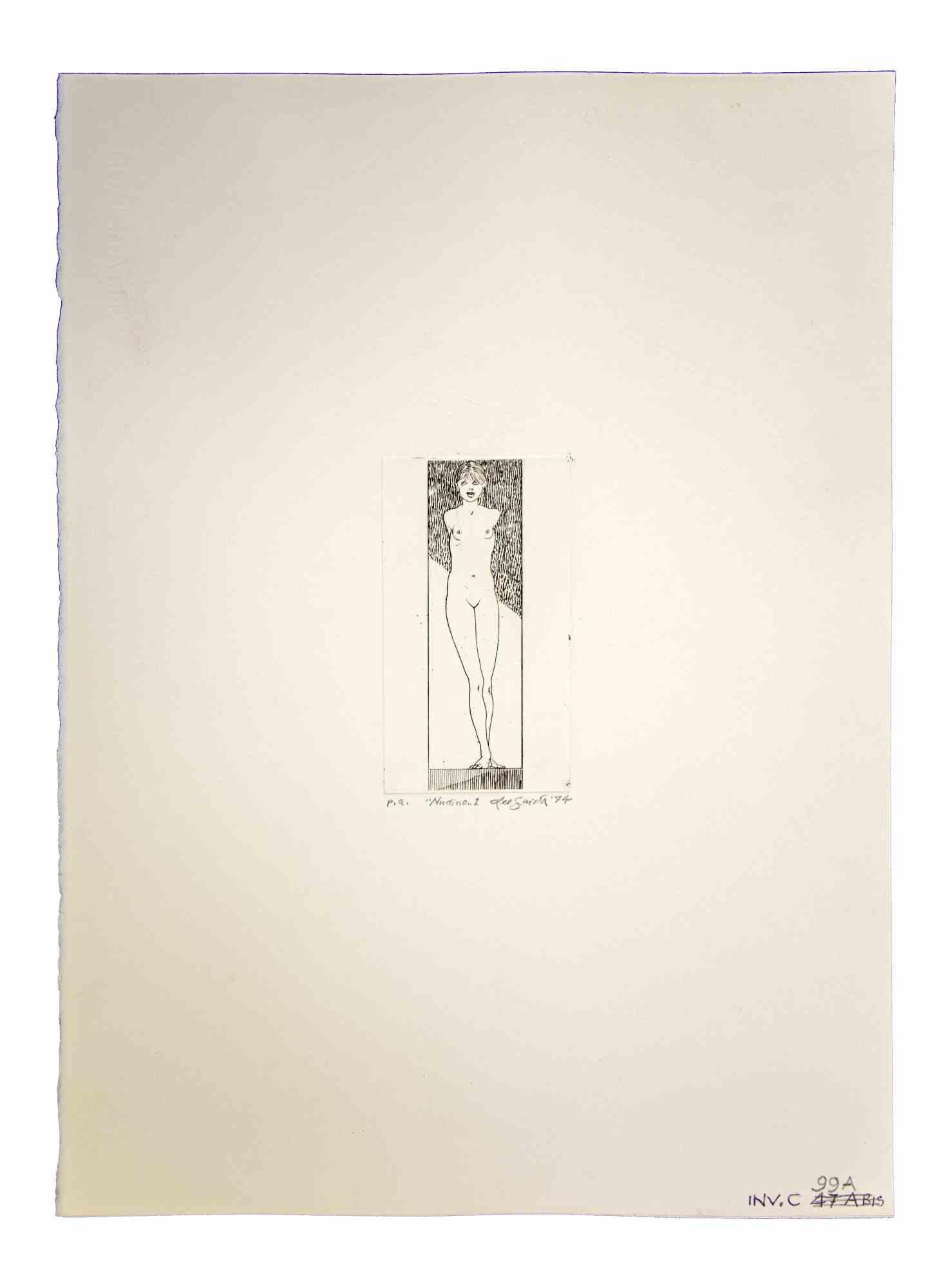 Nudino ist ein originales zeitgenössisches Kunstwerk, das 1974 von dem italienischen zeitgenössischen Künstler  Leo Guida  (1992 - 2017).

Original-Radierung auf Papier

Rechts unten mit Bleistift handsigniert und datiert.

Probedruck des Künstlers,