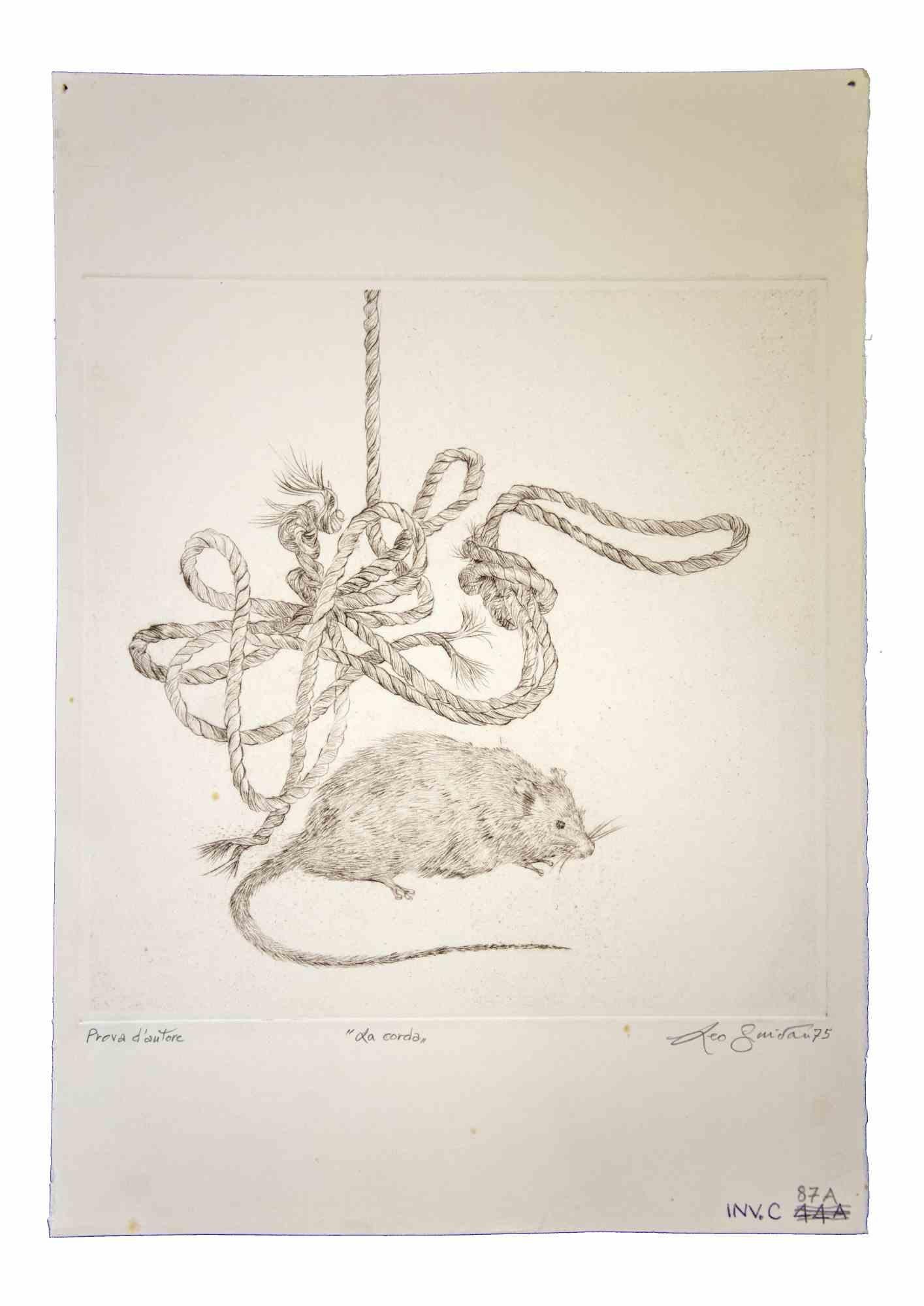 La corde est une œuvre d'art originale réalisée en 1975 par l'artiste contemporain italien  Leo Guida  (1992 - 2017).

Gravure originale sur papier.

Signé à la main en bas à droite, daté, épreuve d'artiste, titre en bas au centre.

Bon état avec de