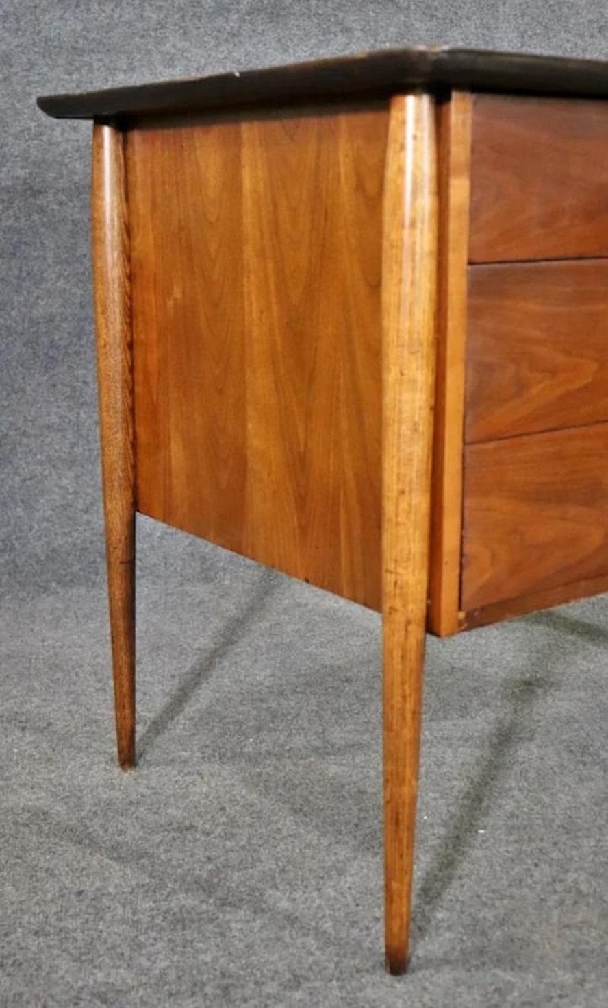 Mid-Century Modern Leo Jiranek Designed Desk for Bassett For Sale