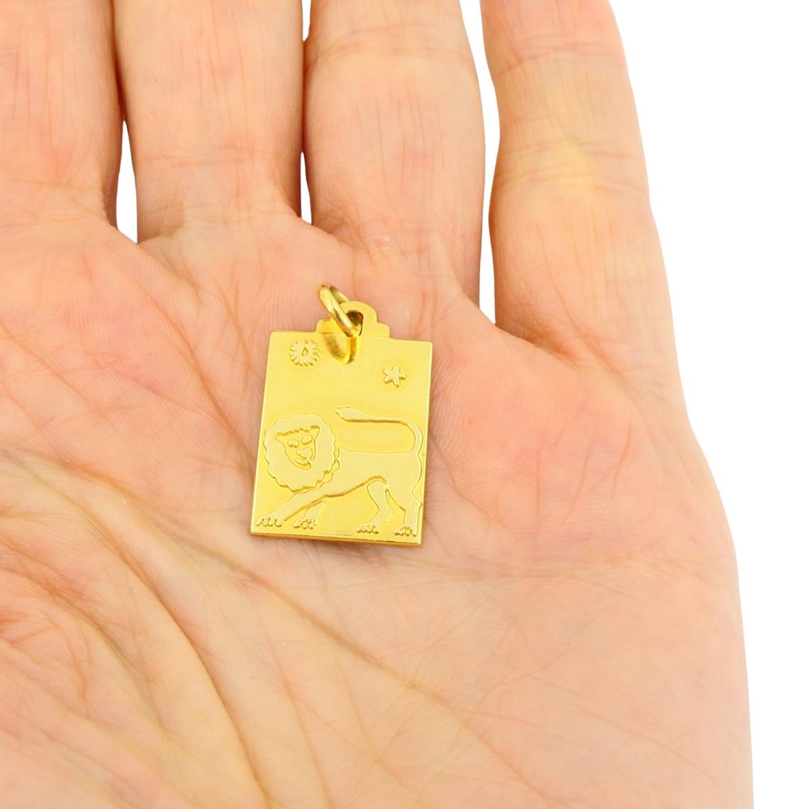 Leo Lion 18k Gold Charm Vintage Pendant For Sale 2