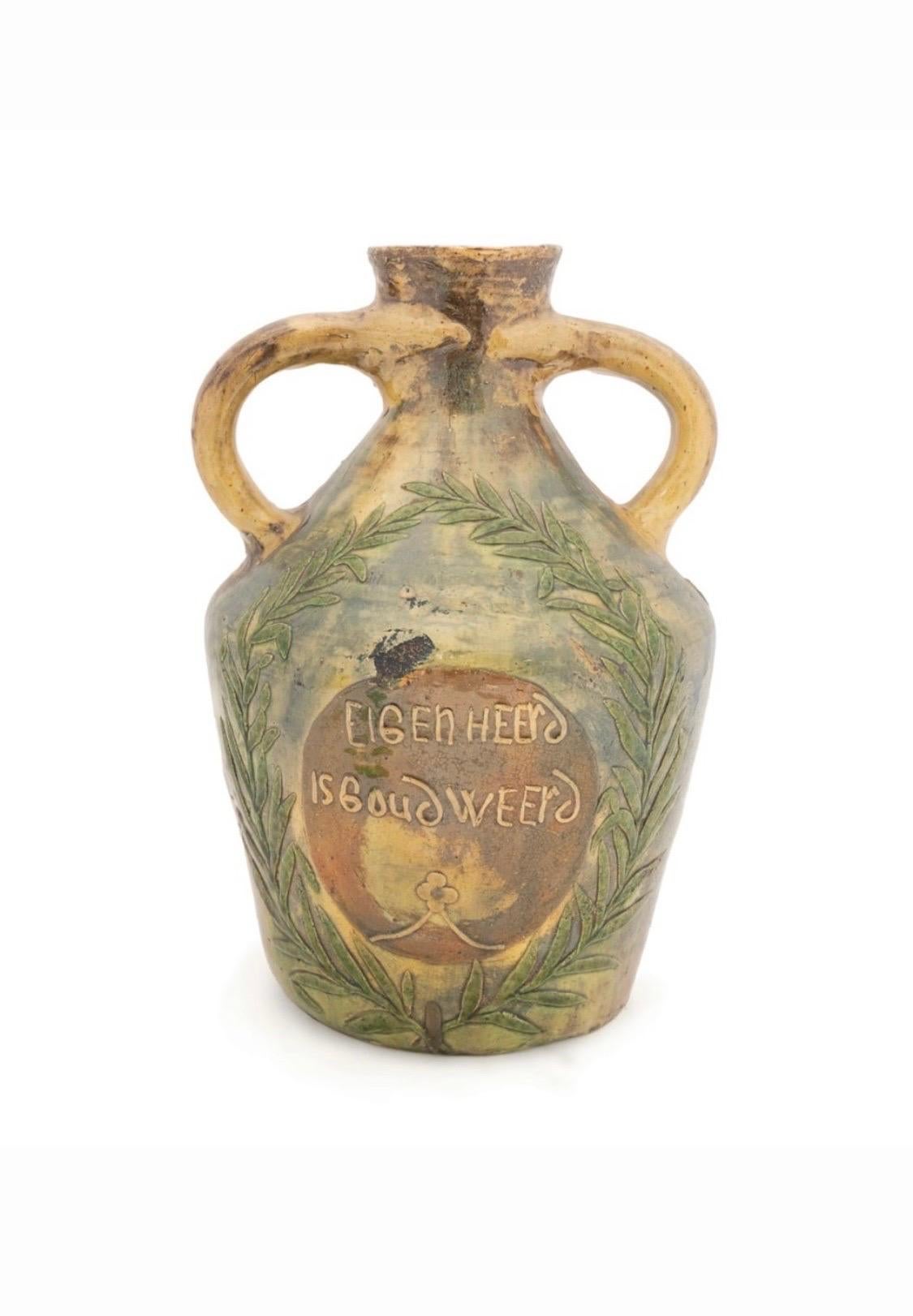 Leo Maes-Vereenooghe Flämische Vase mit doppeltem Griff aus polychromer Keramik Signiert (Art nouveau) im Angebot
