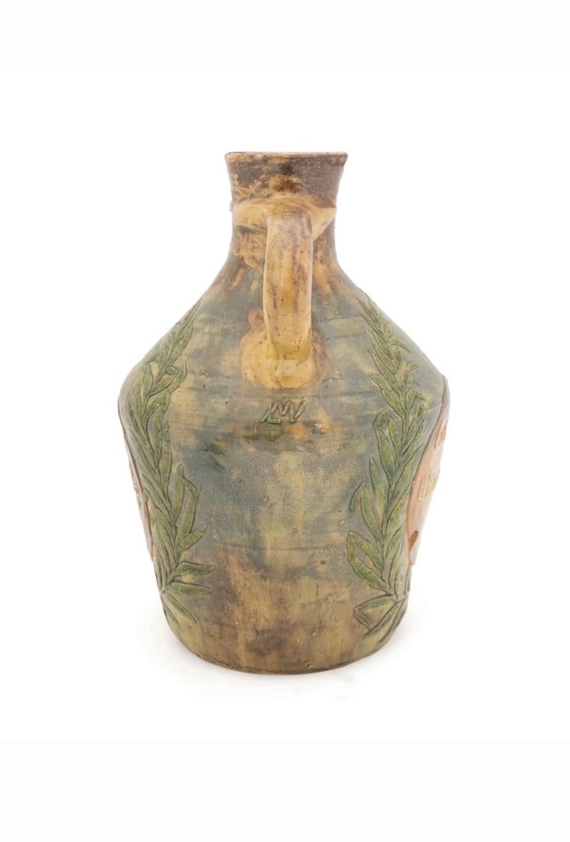 Leo Maes-Vereenooghe Flämische Vase mit doppeltem Griff aus polychromer Keramik Signiert (Glasiert) im Angebot