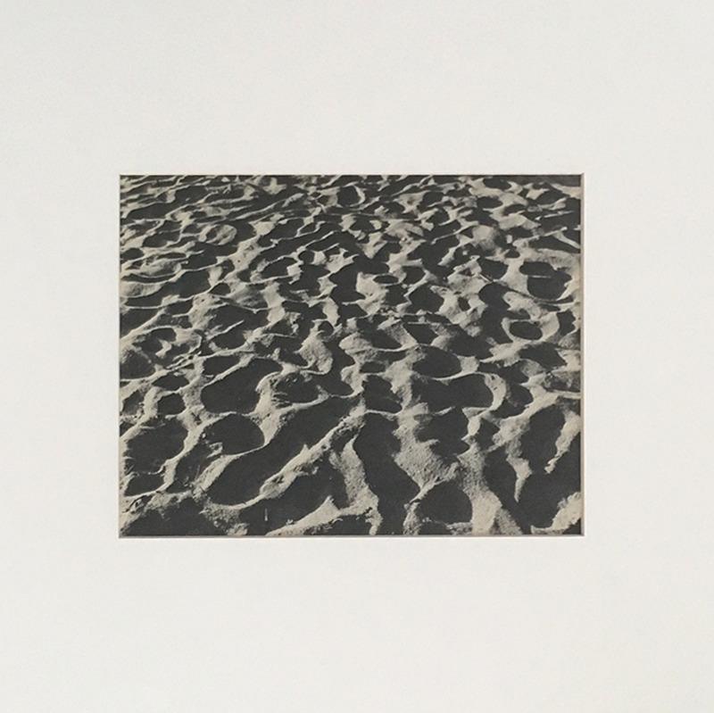 Diptyque Arena de la Playa and Techos, Mexique, photographie vintage Encadré - Autres styles artistiques Photograph par Leo Matiz