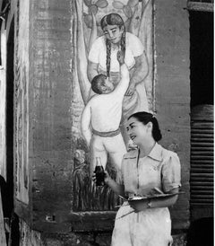 Frida at La Rosita Hair Salon, Coyoacán, 1943