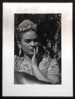 Frida Kahlo en  el jardn xochimilco, Mxico. Encadré
