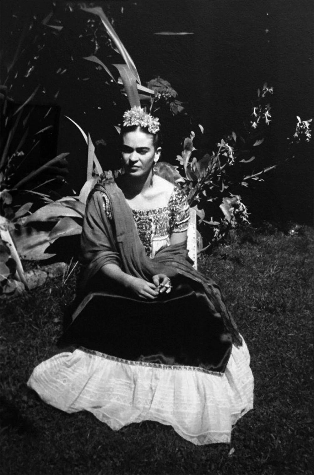 Frida en xochimilco, México by Leo Matiz
Image size: 23.5 in. H x 15.5 in. W
Frame size: 33 in. H x 25.5 in. W
1941.
Black and white photography. Unique Exhibition print.
Framed. 
“Printed later by the Leo Matiz Estate