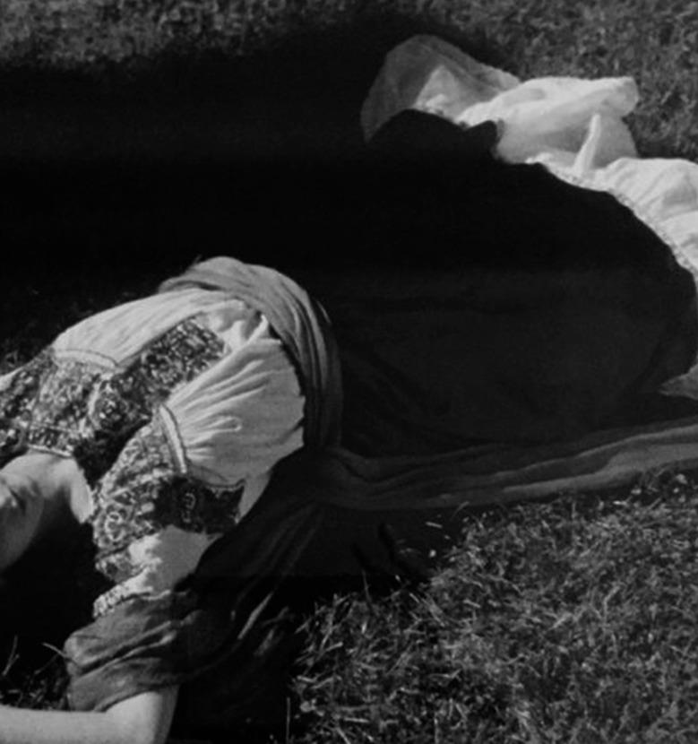 Frida Kahlo  Xochimilco, Mexique. Noir et blanc Photographie de portrait en vente 1
