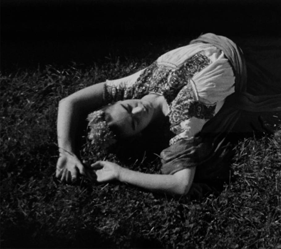 Matiz a réussi à créer des portraits intimes, dans lesquels Frida semble heureuse de se livrer à l'objectif. Il en résulte des portraits dynamiques de Khalo, qui illustrent à merveille l'habileté du photographe et la personnalité pleine de vie de