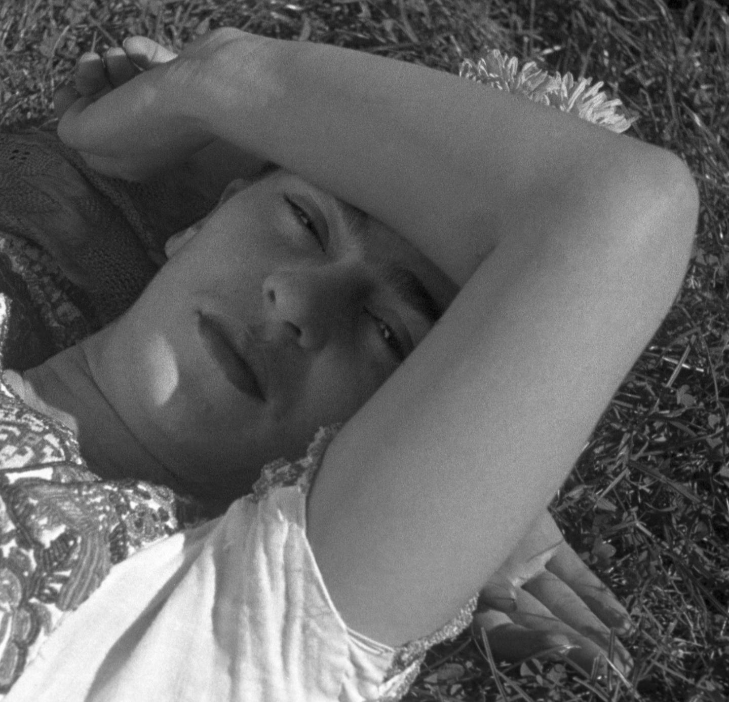 Frida posing, Xochimilco, 1941. - Modern Photograph by Leo Matiz