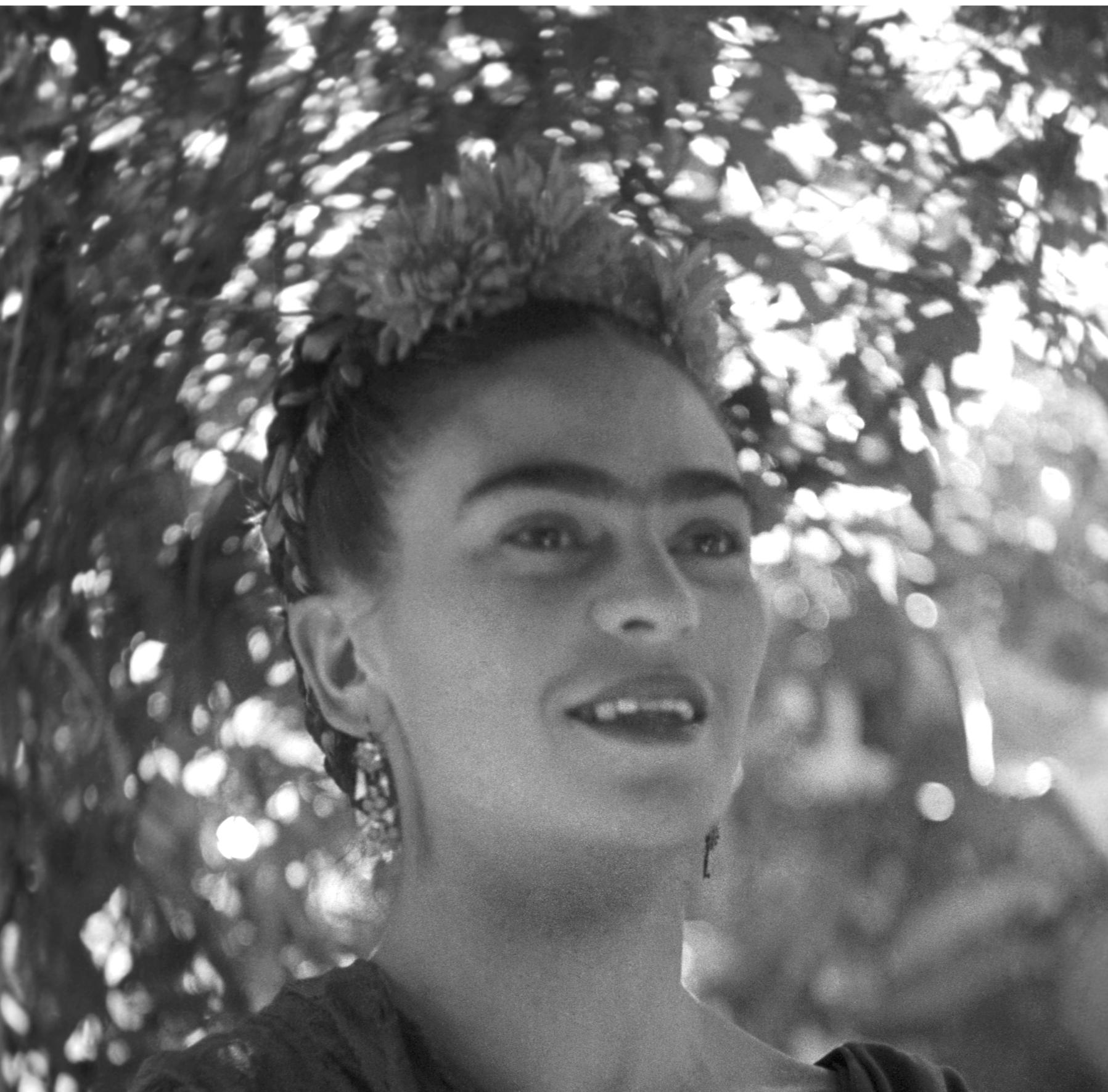 Frida, Xochimilco, 1941 - Modern Photograph by Leo Matiz