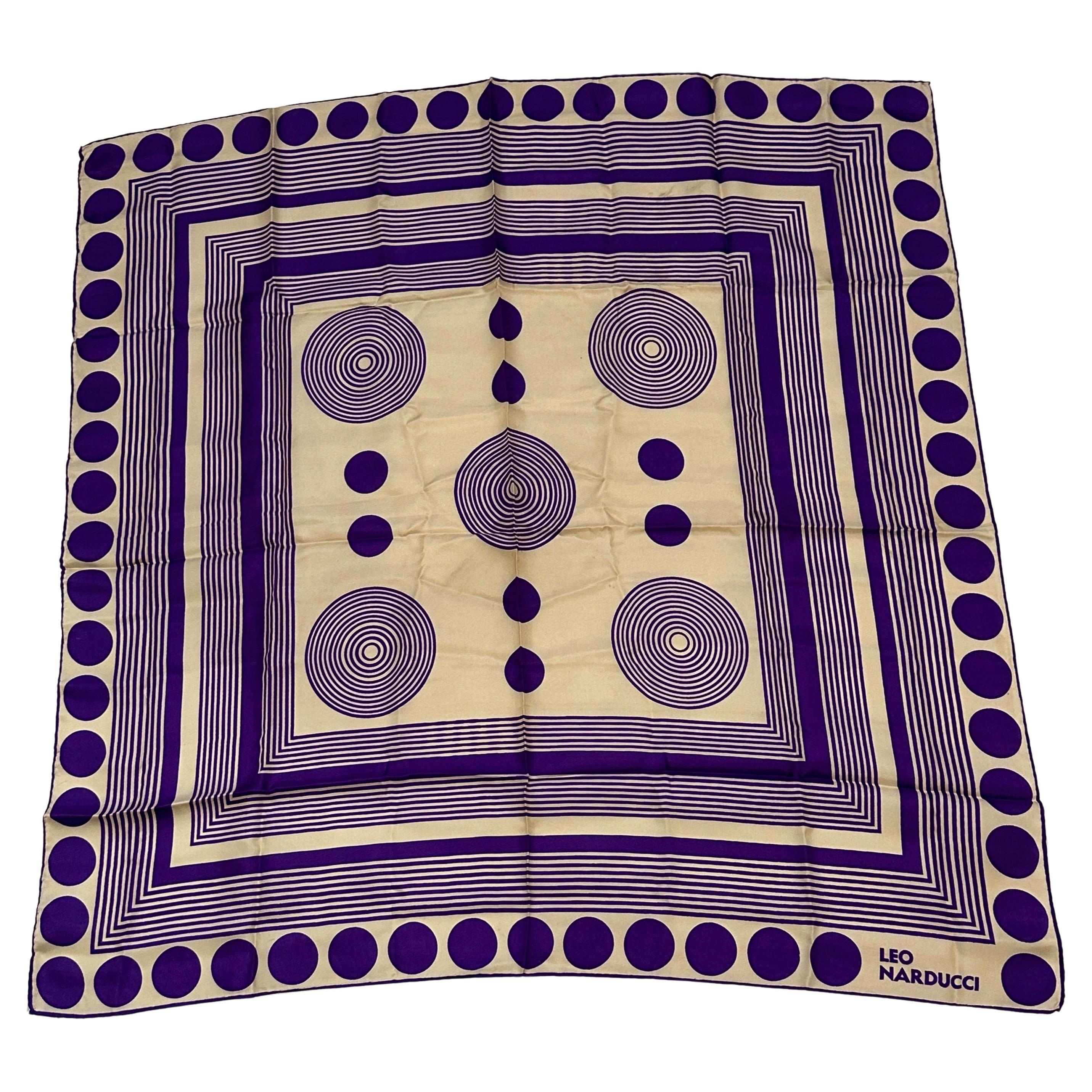 Foulard en soie abstrait merveilleusement audacieux en ivoire vif et violet riche de Leo Narducci en vente