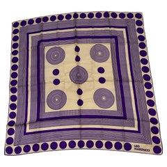 Foulard en soie abstrait merveilleusement audacieux en ivoire vif et violet riche de Leo Narducci