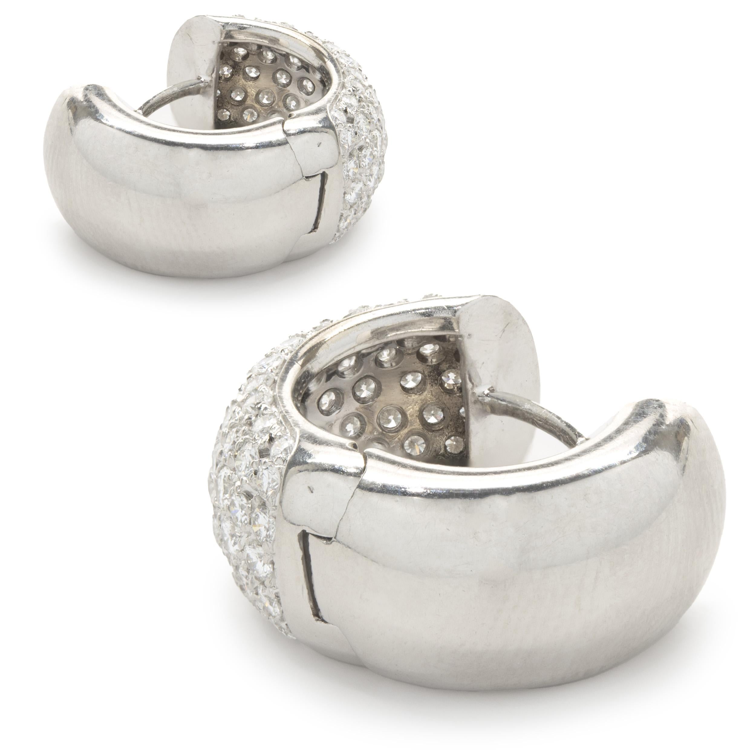 Leo Pizzo 18 Karat White Gold Pave Diamond Huggie Hoop Earrings In Excellent Condition In Scottsdale, AZ