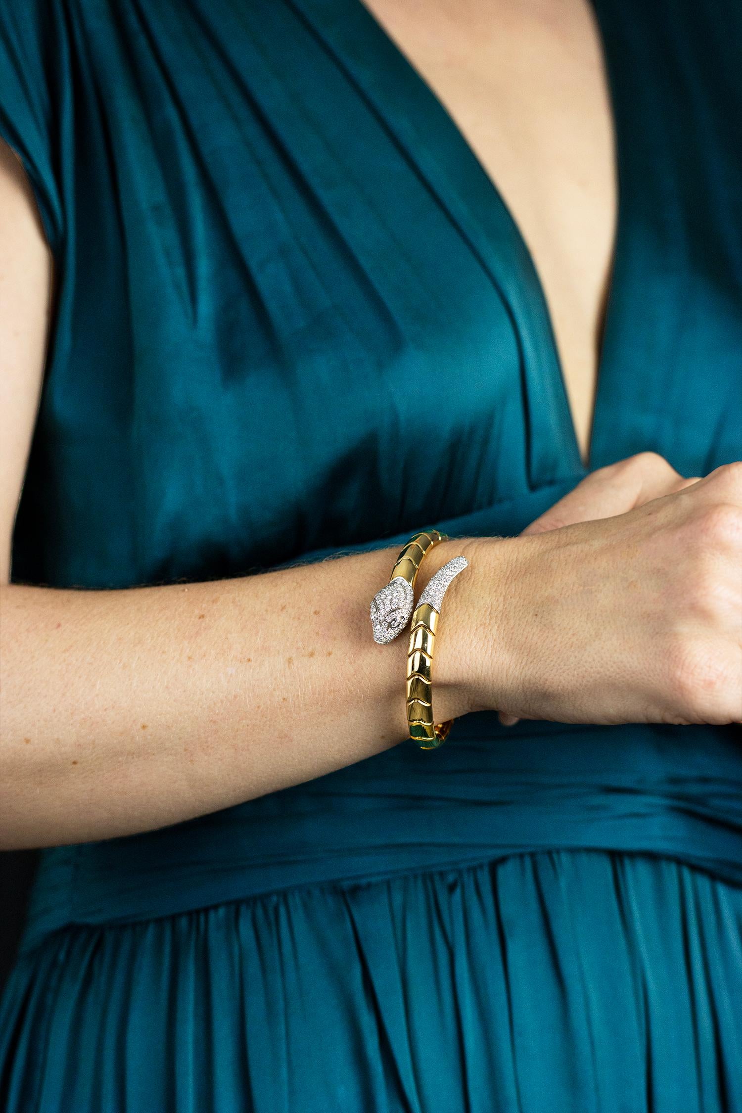 Leo Pizzo 18K White & Yellow Gold 3.48 Carats Diamond Serpentine Bangle Bracelet In Excellent Condition For Sale In New York, NY